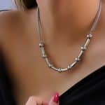 GARGANTILHA LISA OITO BOLAS COM CORRENTE REDE 45CM