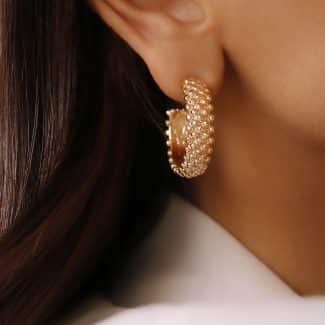 BRINCO LISO MEIA ARGOLA CINCO FAIXAS COM BOLINHAS