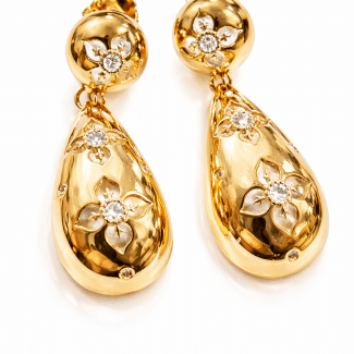 BRINCO ZIRCONIA GOTA PENDURADA COM FLORES VAZADAS