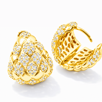 BRINCO ZIRCONIA CLICK TRIANGULO ABAULADO E VAZADO POR DENTRO