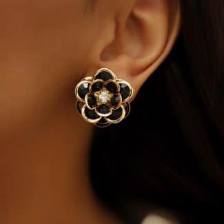 BRINCO CRISTAL FLOR PETALAS OVAL CORES 18.4 MM