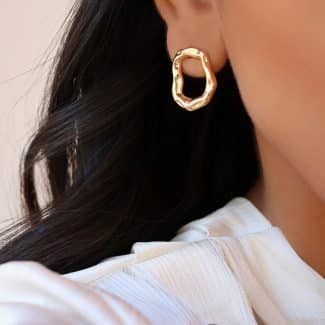 BRINCO LISO OVAL AMASSADO 19.7 MM