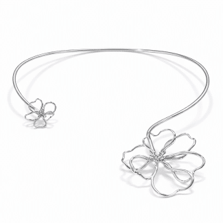 GARGANTILHA LISA ARO GRAVATA DUAS PONTAS COM FLOR VAZADA