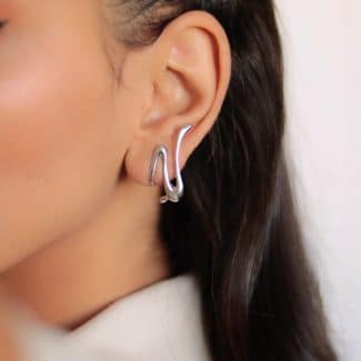BRINCO LISO ONDULADO COM A PONTA ABAULADA
