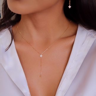 CONJUNTO ZIRCONIA FLOR CRAVEJADA GRAVATA 50CM