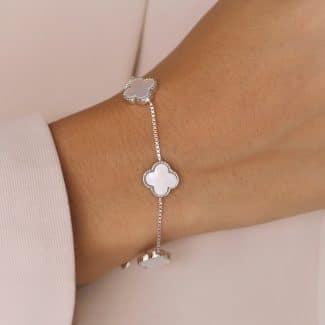 PULSEIRA LISA COM TRES FLORES DE MADRE PEROLA