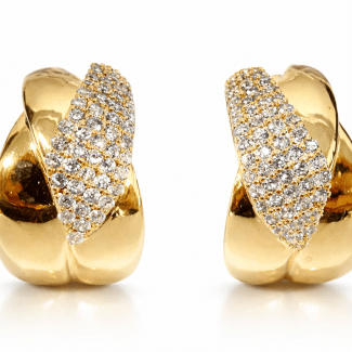 BRINCO ZIRCONIA ARGOLA COM FAIXAS CRUZADAS SENDO UMA CRAVEJADA 25.3 MM